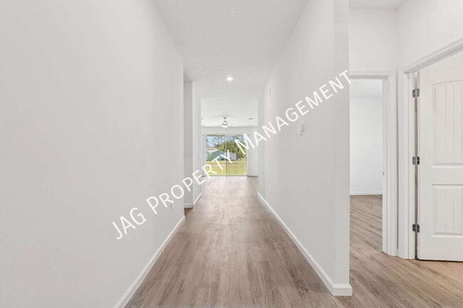 Photo - 2613 Hagoplan Ave SW