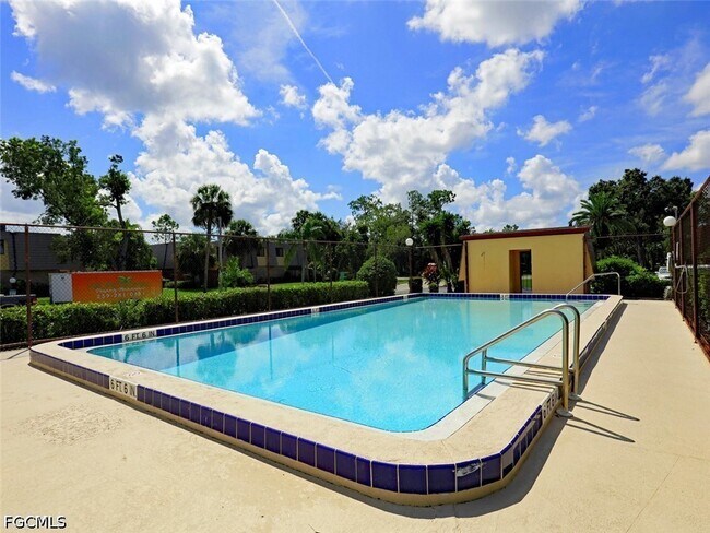 Building Photo - 1538 Park Meadows Dr