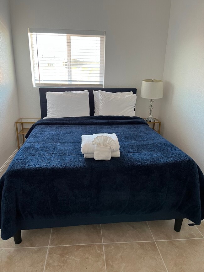 Building Photo - 3 Velerton Ct Unit Cozy and comfortable guest house