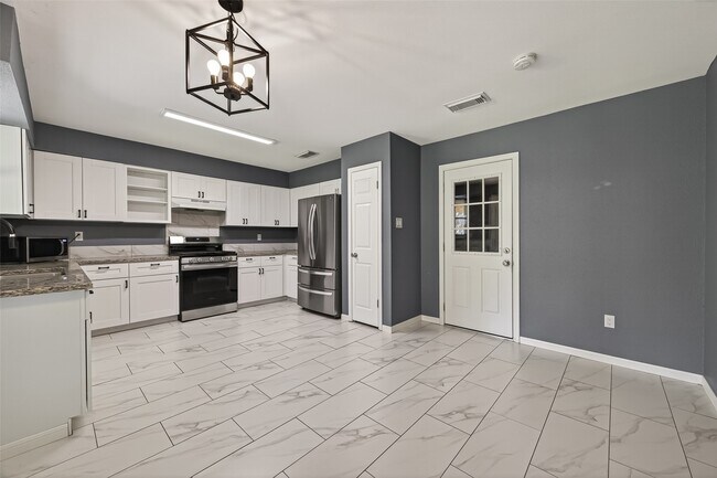 Photo - 24006 Lone Elm Dr