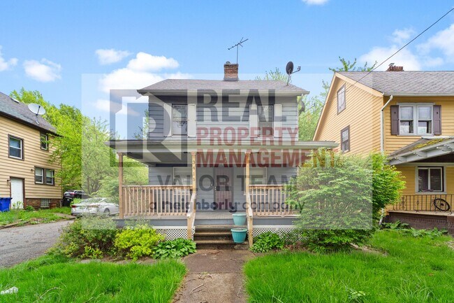 Photo - 3415 E 137th St House