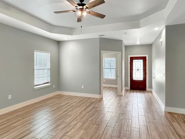 Photo - Beautiful Custom Home on 1 Acre in Peacefu...