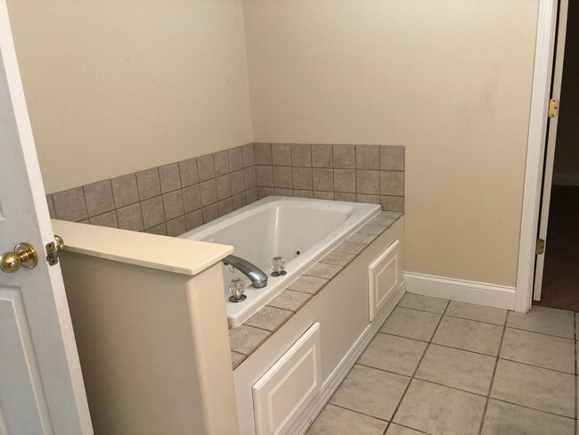 Photo - 1507 Fox Run Dr