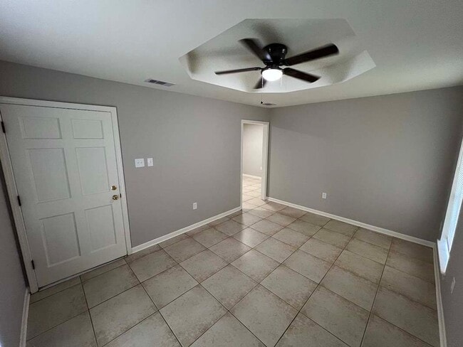 Photo - 1114 Willow Creek Dr