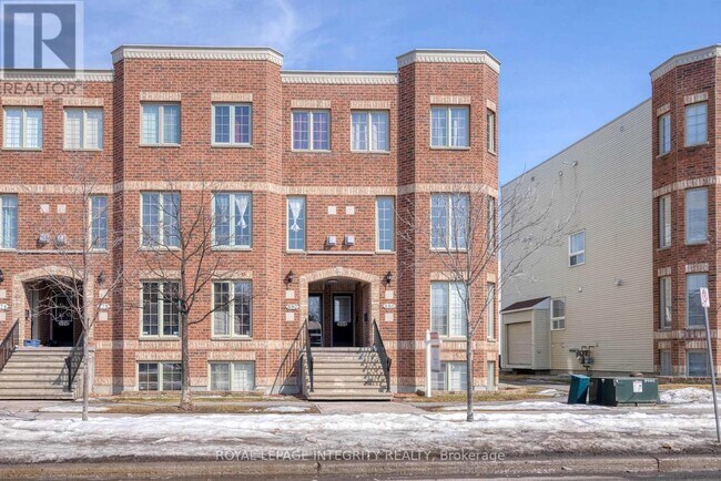 Photo - 888 Longfields Dr