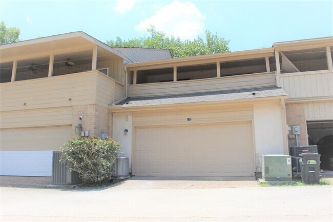 Building Photo - 12625 Memorial Dr Unit 127