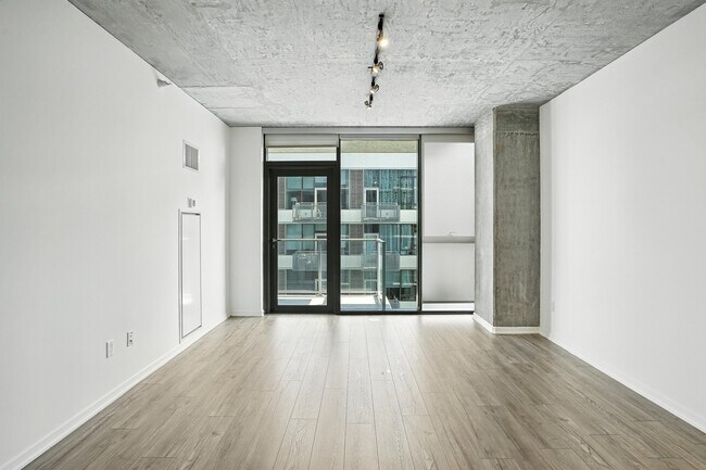 Photo - 1372 S Wabash Ave