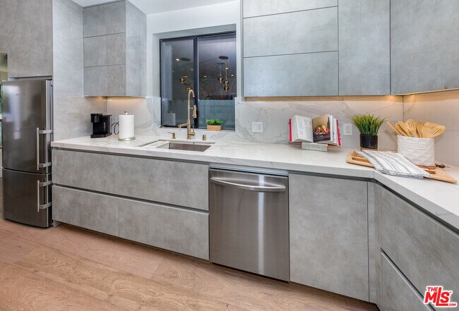 Photo - 1637 S Sherbourne Dr