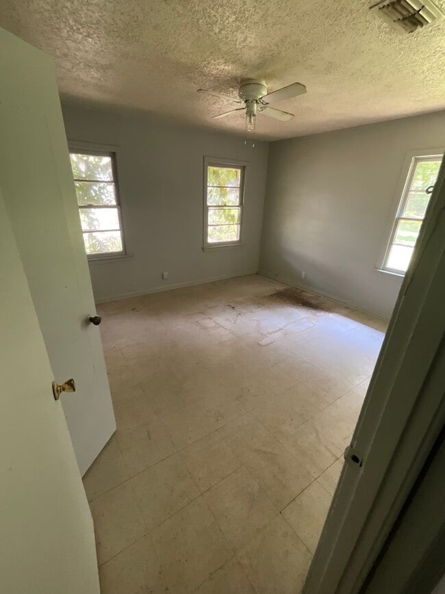 Photo - 3208 Murphy St