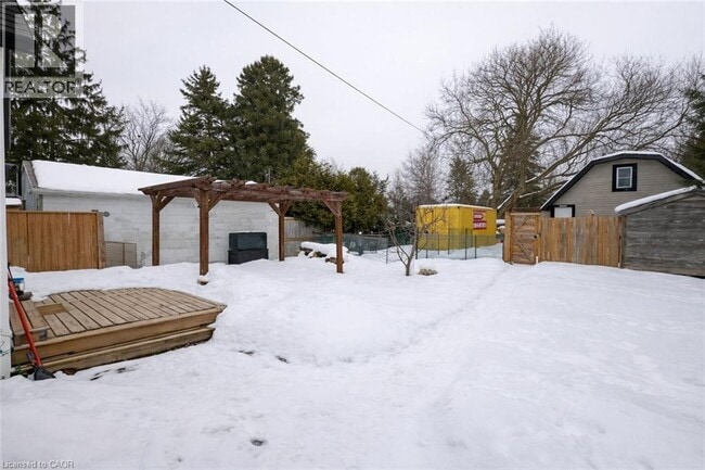 Photo - 229 Guelph Ave