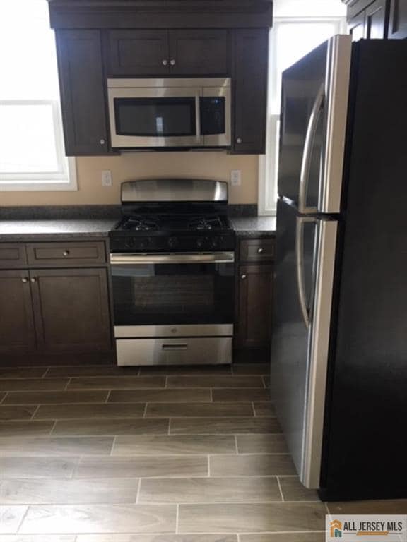 Photo - 250 Somerset St