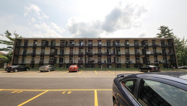 Photo - 75 Greenfields Drive