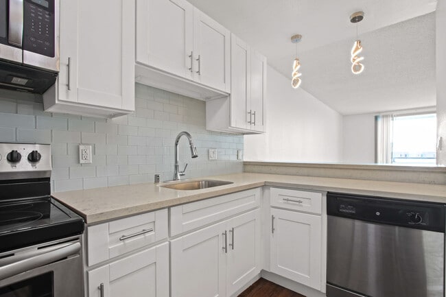 Building Photo - 801 2nd Street