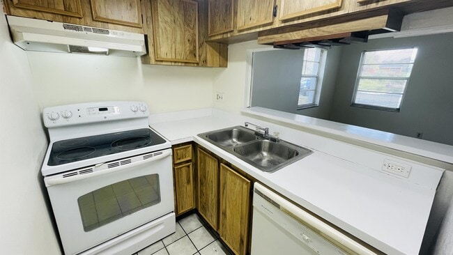 Photo - 7120 Waterside Dr