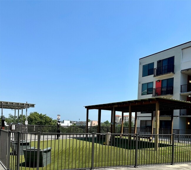 Photo - 3550 Main St Unidad 7219