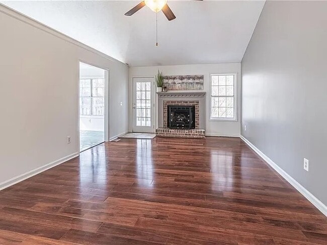 Photo - 1710 Omie Way