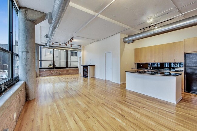 Photo - 130 S Canal St Unit 218