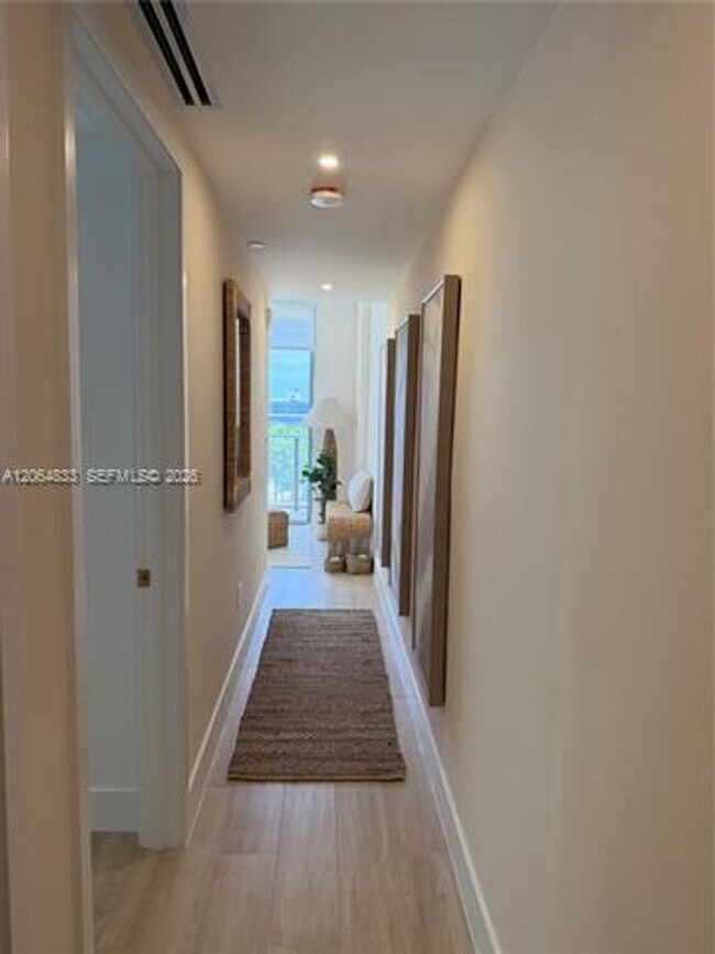 Photo - 90 NE 32nd St