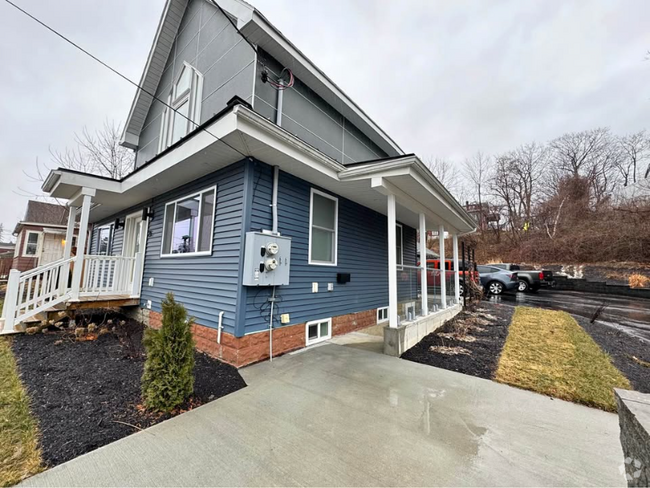 Building Photo - 25 6th St Rental