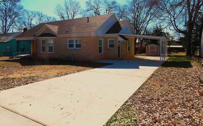 Photo - Newly Renovated 2 Bedroom, 1 Bathroom Cottage w/ Large Backyard! Storage Building