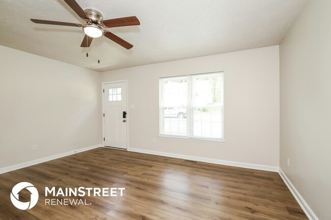 Photo - 821 Dogwood Cir