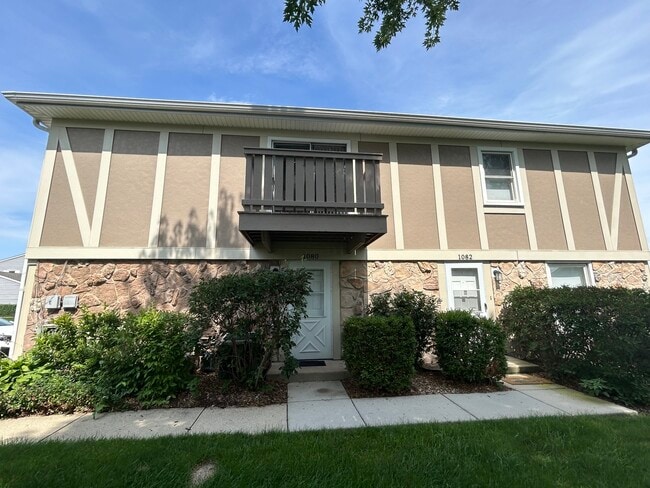 Building Photo - 1080 Newport Harbor Unit 0