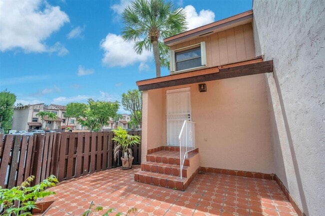 Building Photo - 685 W Park Dr Unit 206-11