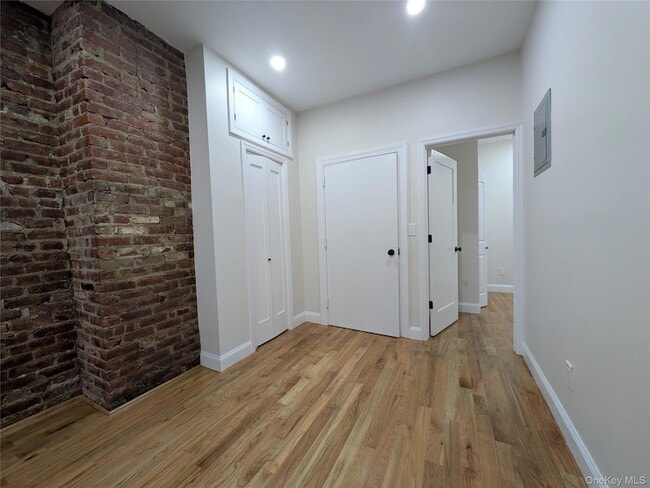 Photo - 104-44 42nd Ave