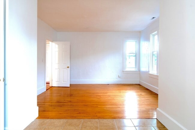 Photo - 5 Stoneland Rd Unit 2