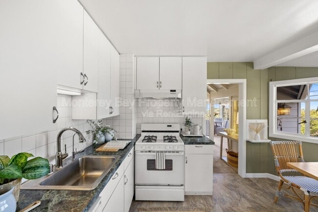 Photo - 705 Grace St