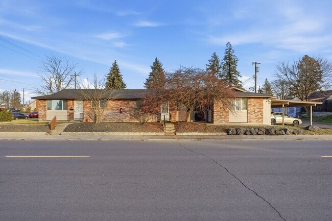 Photo - 1334 W Garland Ave