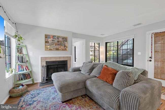 Photo - 6011 Curtier Dr Unit D