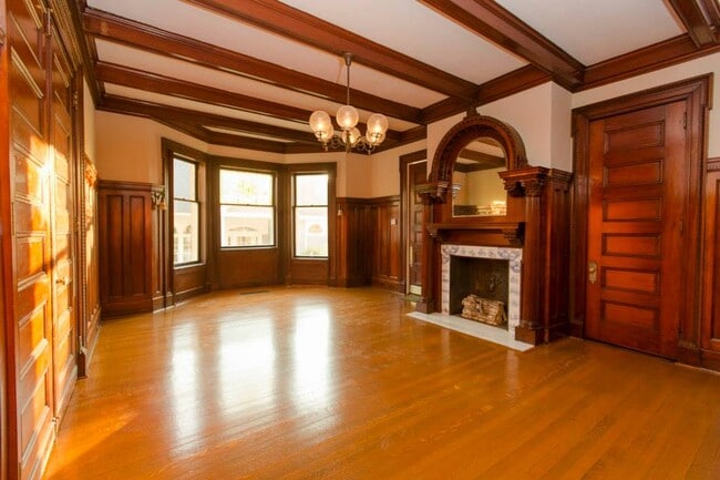 Building Photo - 378 W Church St Unit 1