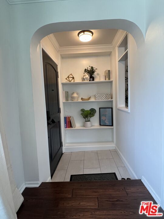 Photo - 7865 Willoughby Ave