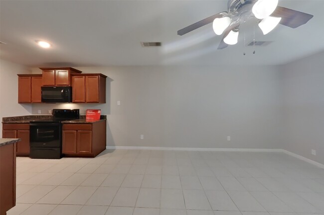 Photo - 628 Totem Trail Dr