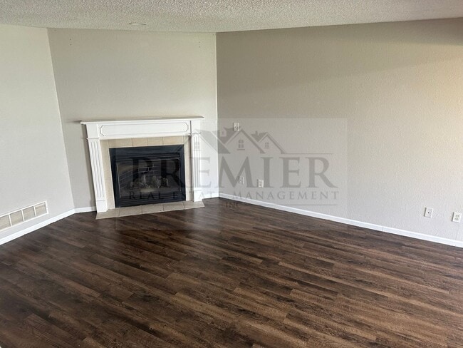 Photo - 101 NE Dogwood