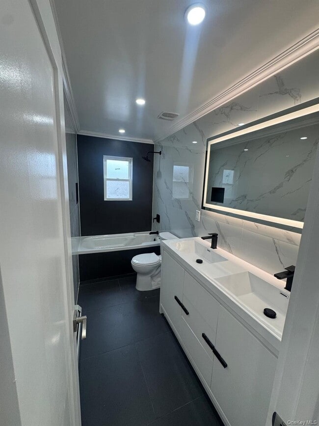 Photo - 230-07 145th Ave