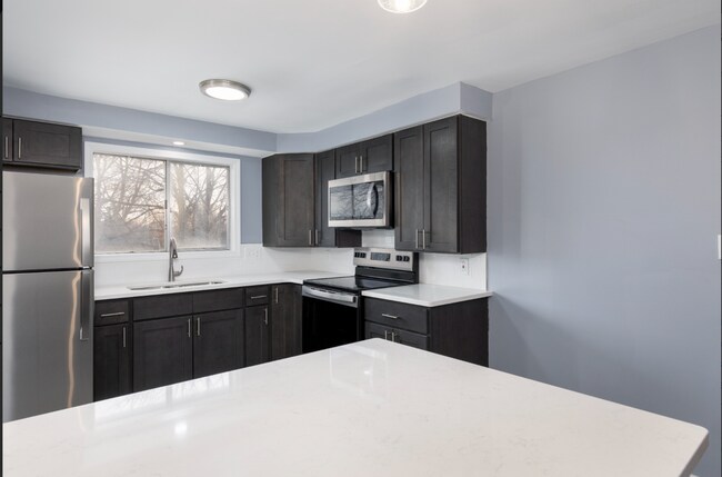 Photo - 562 Kenmore Ave Unit Lower