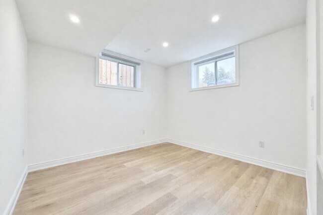 Photo - 34 Church St