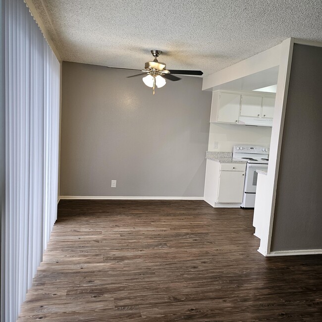 1BR, 1BA - 775 SF