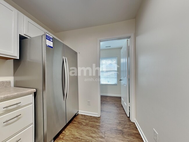 Photo - 7005 Sunman Rd