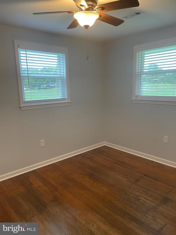 Photo - 7364 Botha Rd