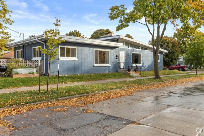 Building Photo - 426 E Ohio Ave Rental