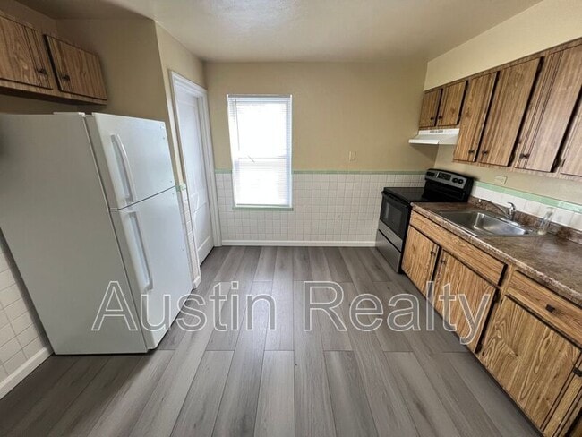 Photo - 2820 Ashby Rd