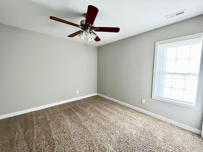 Photo - 108 Oakwood Ct