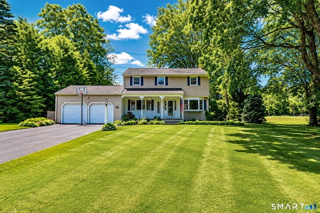 Building Photo - 352 Hitching Post Dr