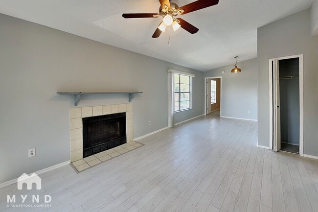 Photo - 107 Northlake Dr