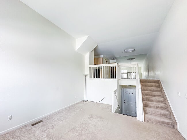 Photo - 1872 Lindsay Ln