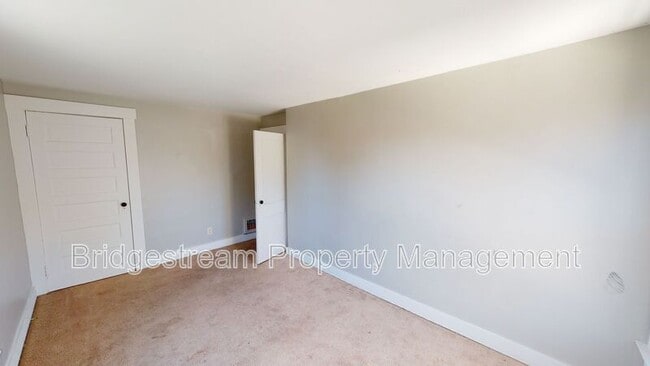 Photo - 709 Cottage Ave