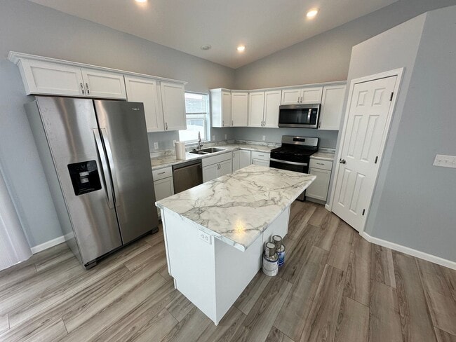 Photo - 4 Bedroom House!